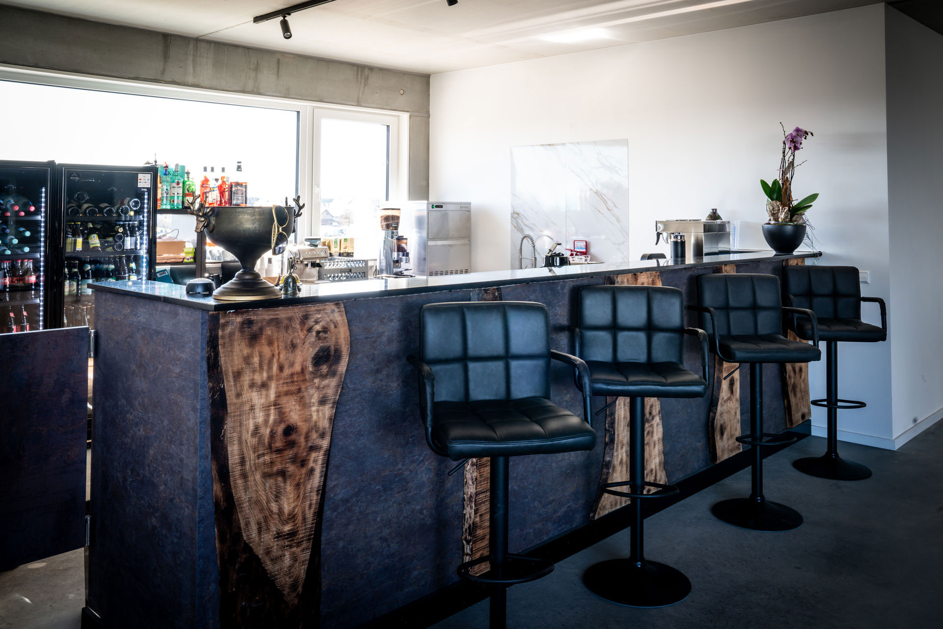 Barbereich des BMP-Lifestyle Areals